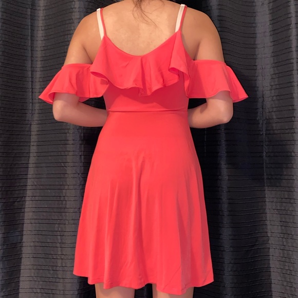 Express Cold Shoulder Ruffle Dress - Picture 3 of 4